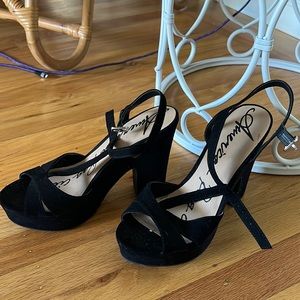 American rag cie black strappy suede heels